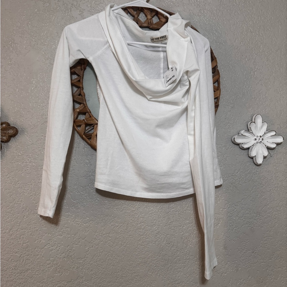 Off-Shoulder White Top - Picture 3 of 3